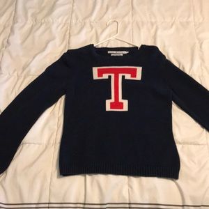 Tommy Hilfiger sweater with great front and back graphics! Super cozy and comfy!